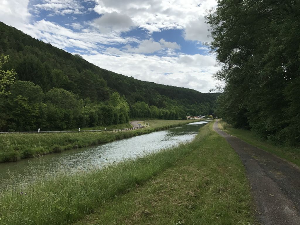 Along the Marne canal near Froncles